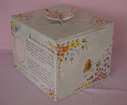 Ceramiche d-Arte di Albisola - Grande scatola, personalizzata con nomi, decori e dedica. 